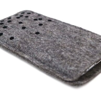 Handytasche aus Filz mit schwarzen Punkten