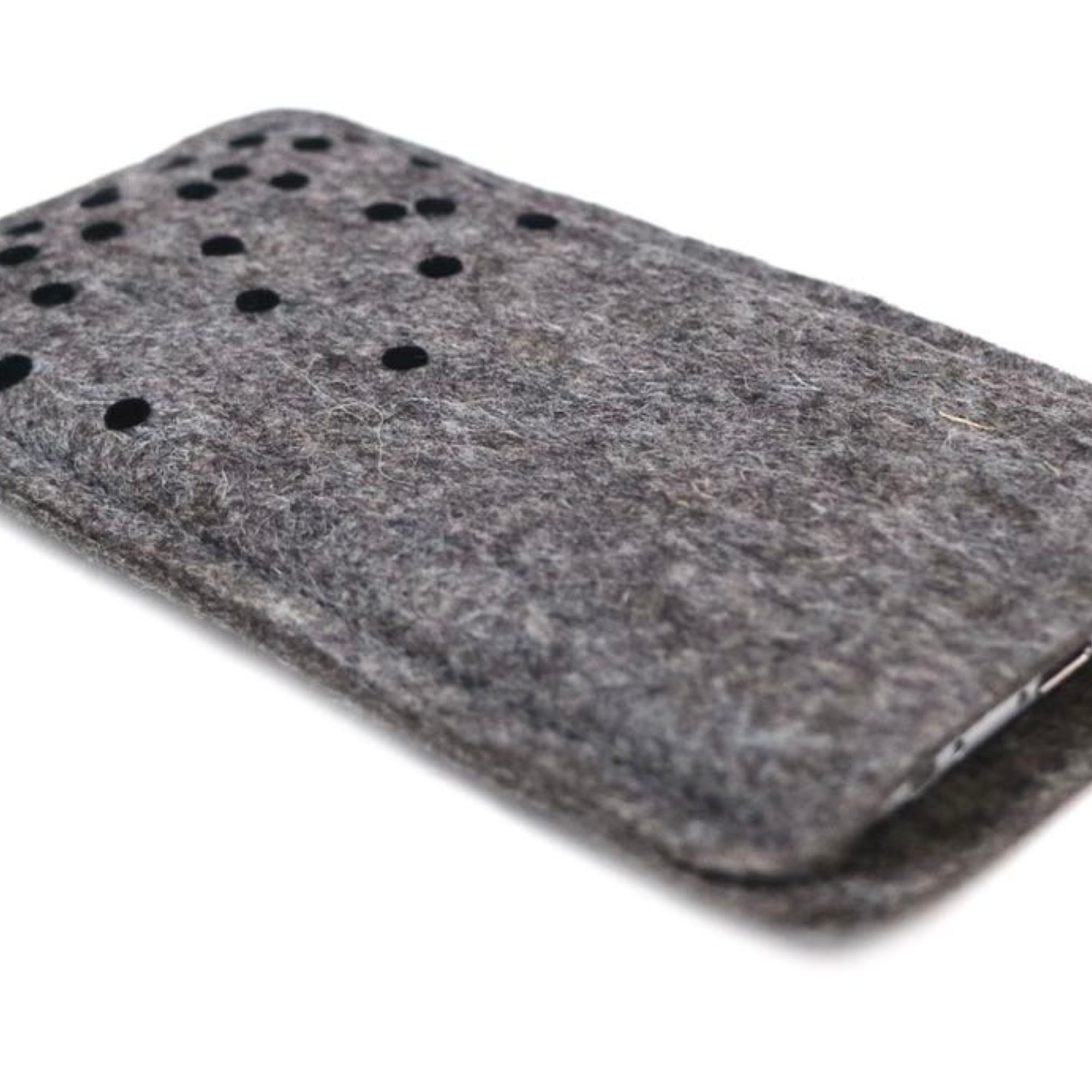 Handytasche aus Filz mit schwarzen Punkten