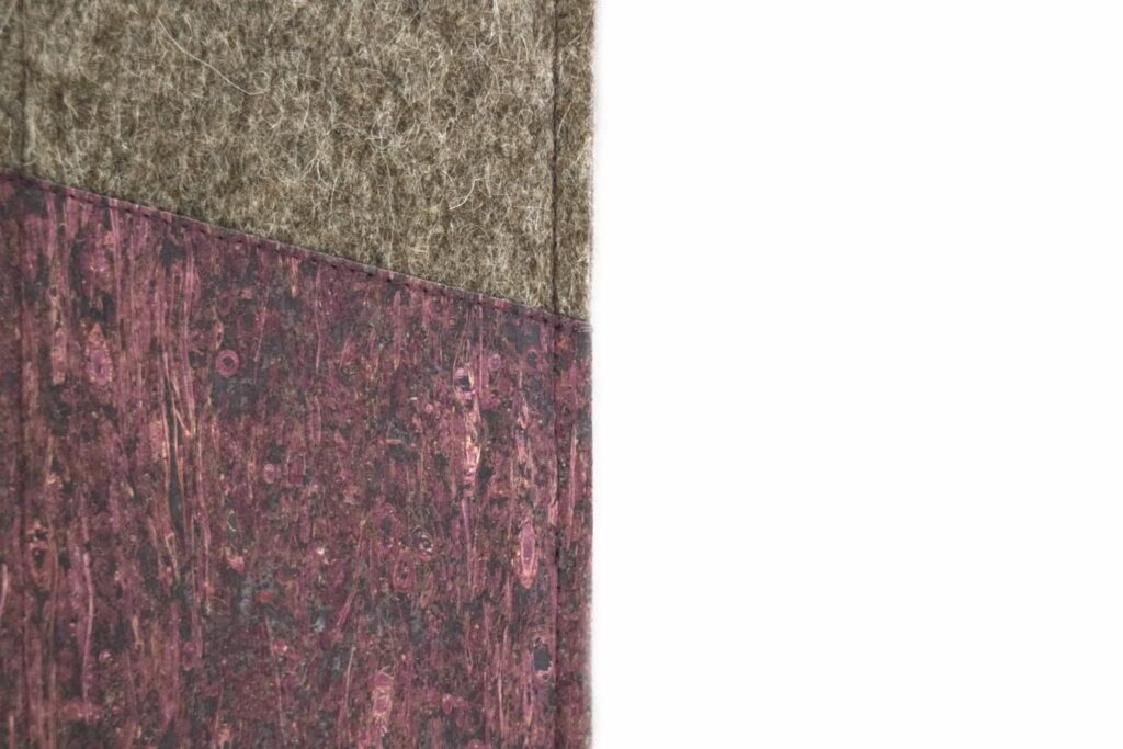 Handytasche aus Filz und violettem Strohstoff, Maßanfertigung