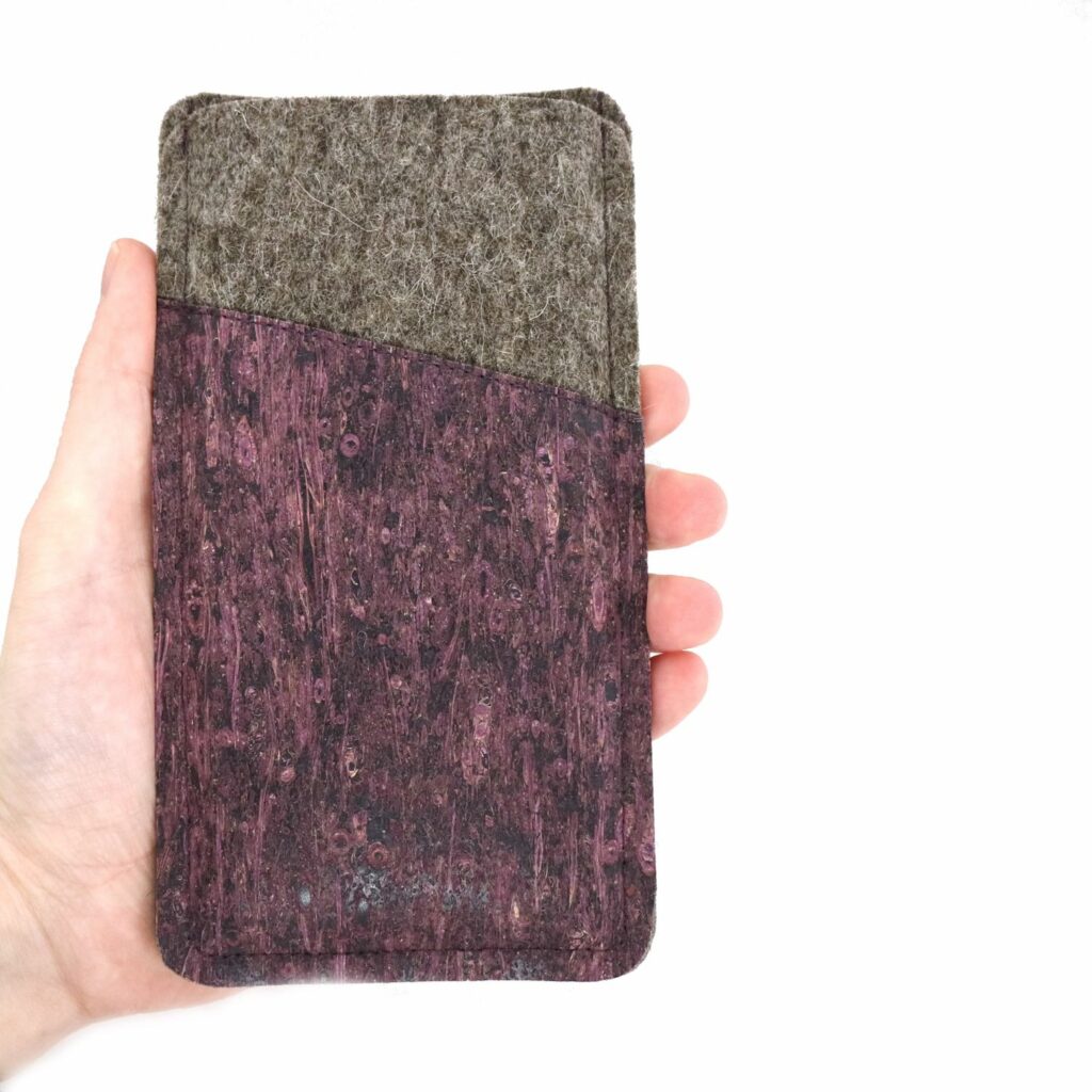 Handytasche aus Filz und violettem Strohstoff, Maßanfertigung
