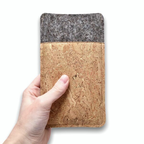 Handytasche aus Filz und Kork