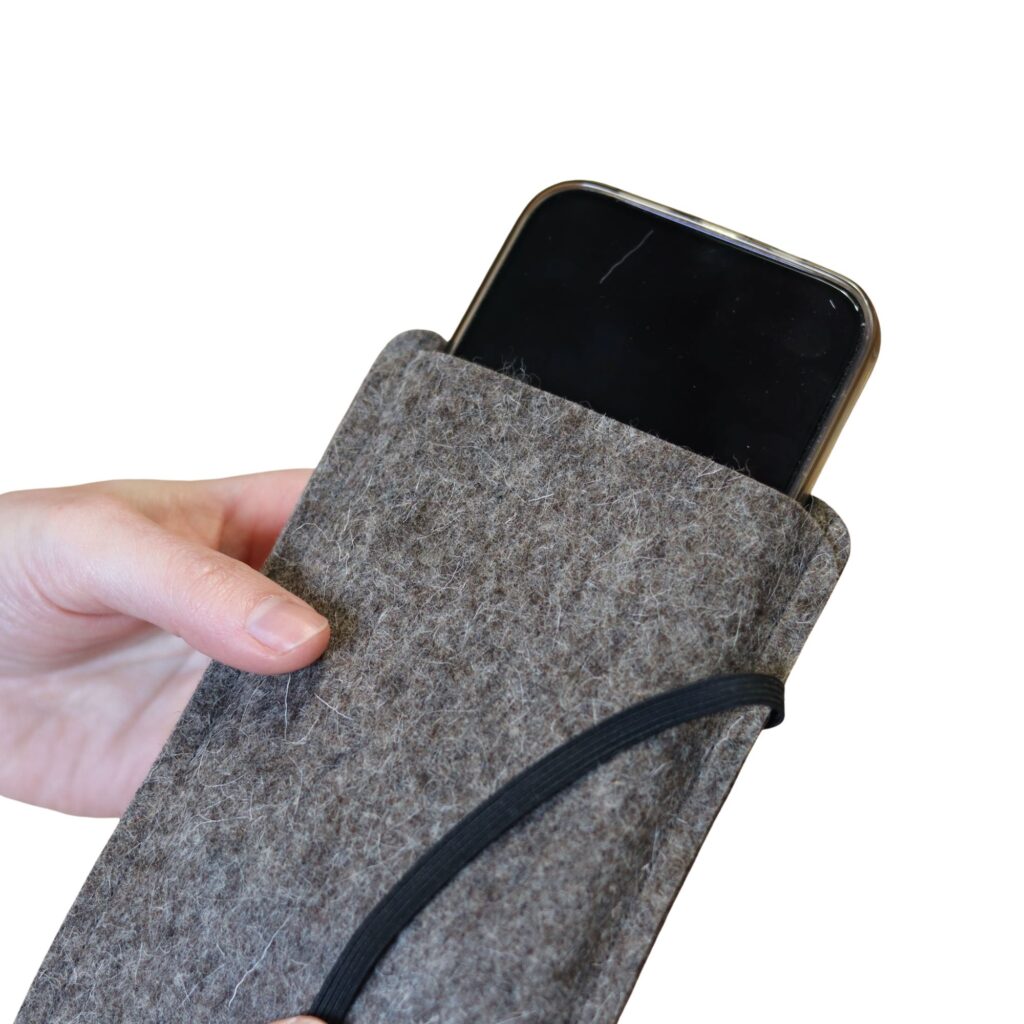 Handytasche mit Gummiband - schwarz - aus Wollfilz - verschiedene Handymodelle