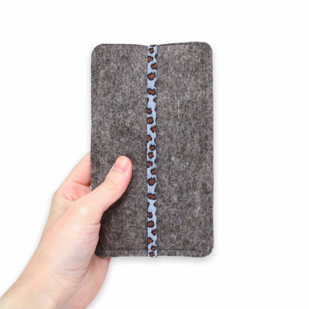 Handytasche mit Leo-Gummiband, hellgrau 5 Handytasche mit Gummiband Leo