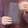 Handytasche aus Filz mit Gummiband lila