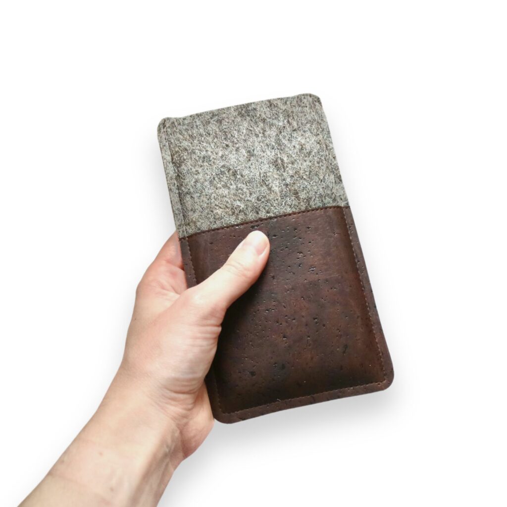 Handytasche aus Filz und braunem Kork, für iPhone 13 & iPhone 13 Pro