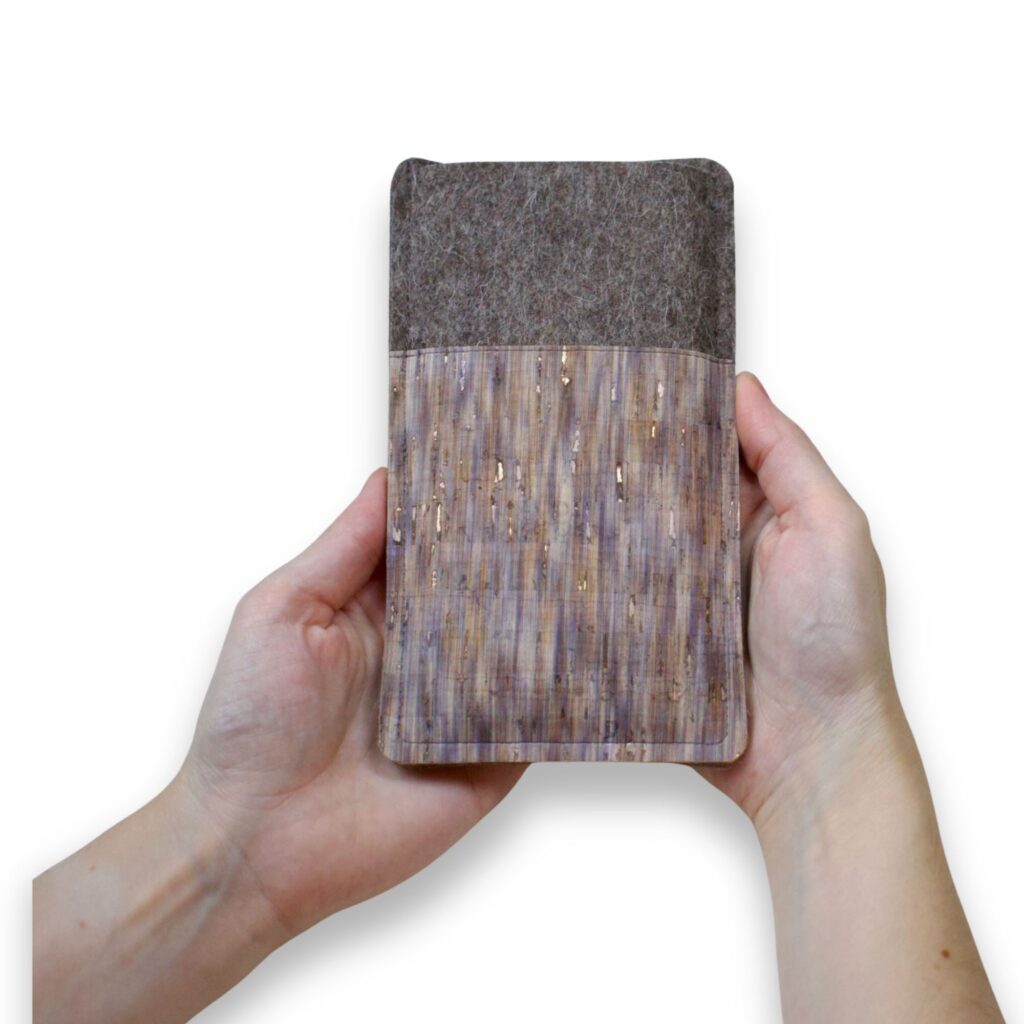 Kork Handyhülle, für iPhone 15 & 15 Pro, gemustert