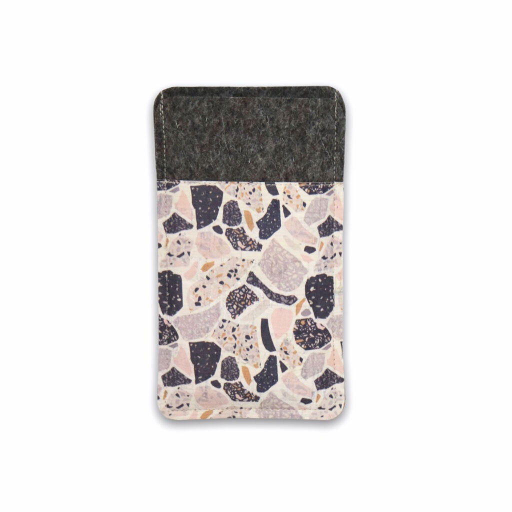 Handytasche aus Filz und Kork, Terrazzo-Muster, verschiedene Handymodelle