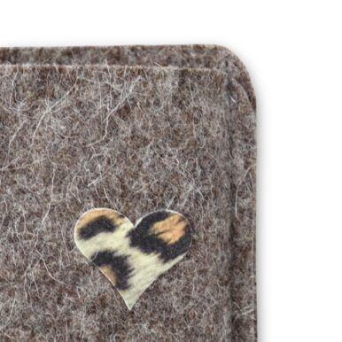 Filz Handytasche mit Leo-Herz, Detailansicht