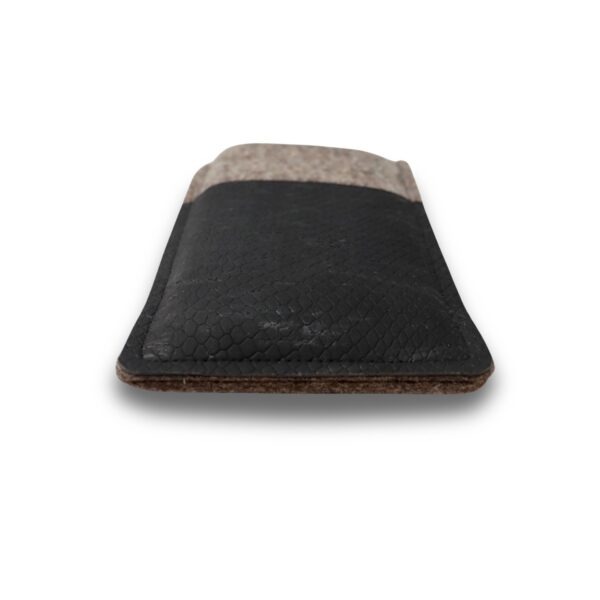 Filz Handytasche mit schwarzem Kork mit Schlangenprägung