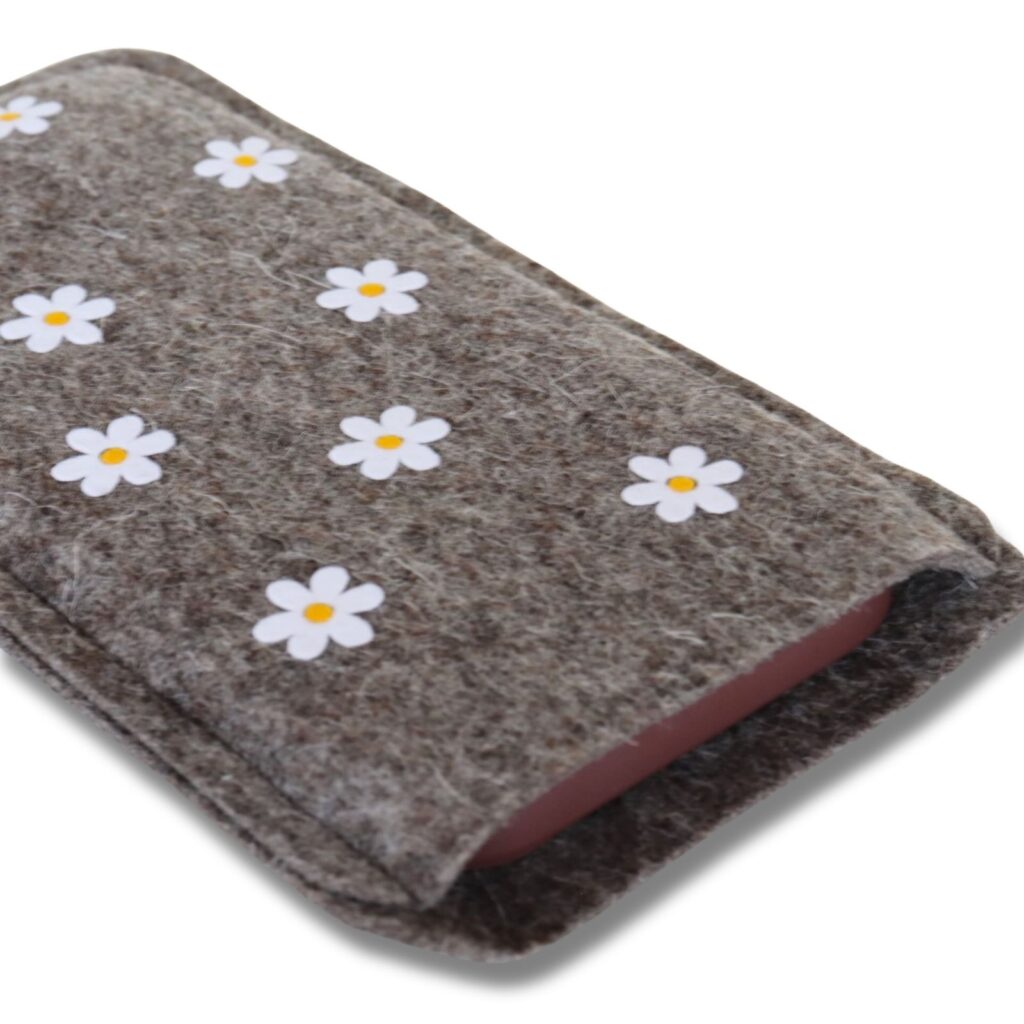 Handyhülle aus Filz mit Gänseblümchen-Print